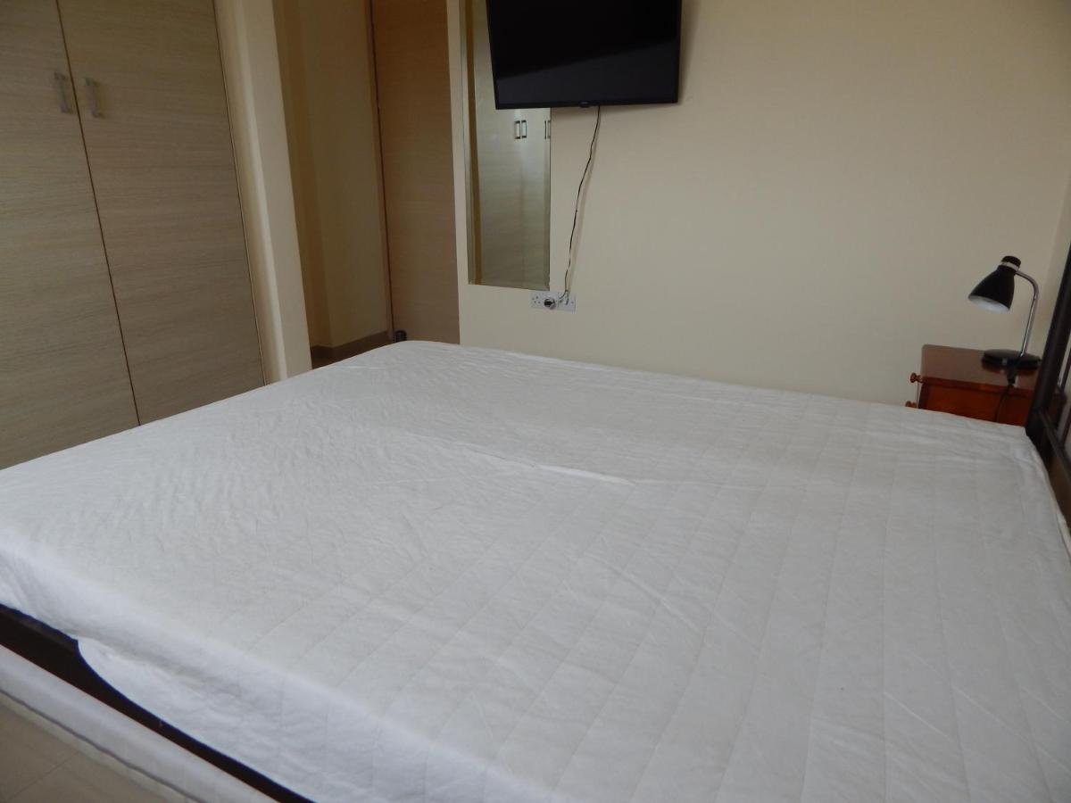 Barlee'S Apartment Paralimni Exterior photo