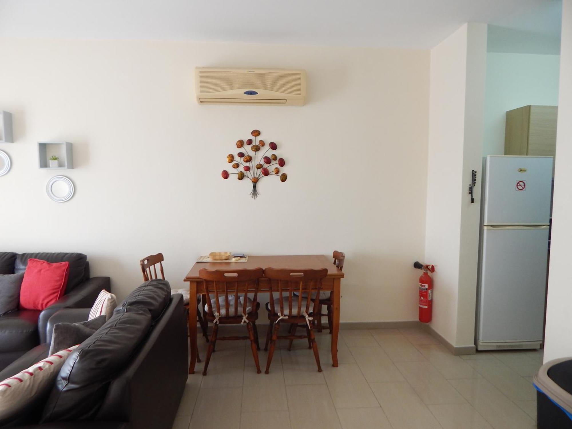 Barlee'S Apartment Paralimni Exterior photo