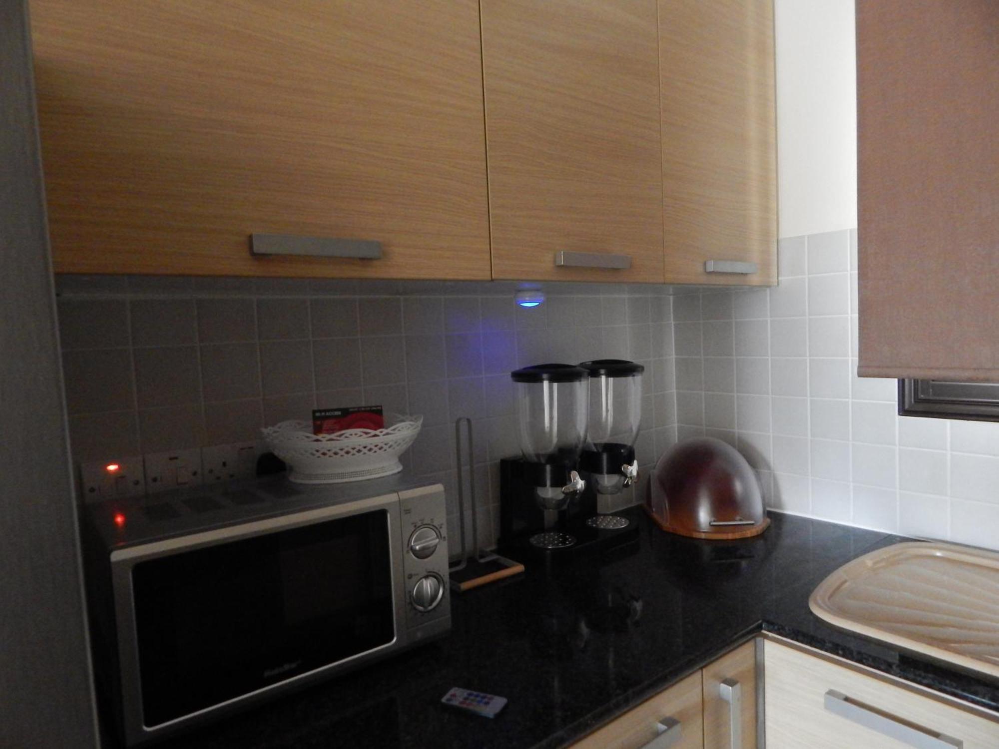 Barlee'S Apartment Paralimni Exterior photo